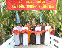 Vị Hòa thượng xây hơn 100 cây cầu từ thiện ảnh 2