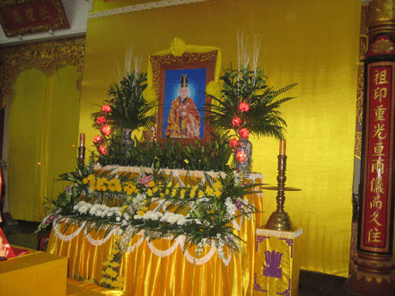 Gia Lai: Lễ nhập quan đại lão HT. Thích Giác Ngộ - viện chủ chùa Bửu Thắng, TP. Pleiku ảnh 1 nhapquan-1.gif