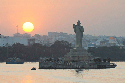 Tham quan tượng Phật Hussain Sagar - Ấn Độ ảnh 1 tuongphat 2.gif
