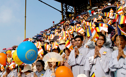 Sẽ có nhiều hoạt động mừng 30 năm ngày thành lập GHPGVN (7/11/1981 - 7/11/2011) ảnh 2 giaohoi-1.gif