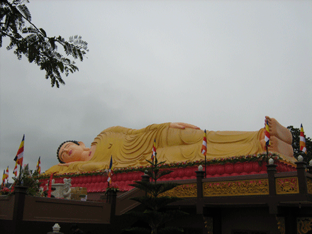 Gia Lai: Chùa Quán Âm tổ chức lễ khánh thành & an vị tượng Đức Phật nhập Niết bàn ảnh 9 nietban-2.gif