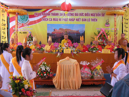 Gia Lai: Chùa Quán Âm tổ chức lễ khánh thành & an vị tượng Đức Phật nhập Niết bàn ảnh 4 nietban-6.gif