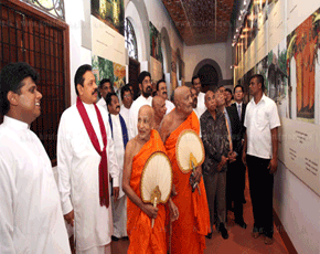 Sri Lanka - khanh thanh Vien bao tang.gif