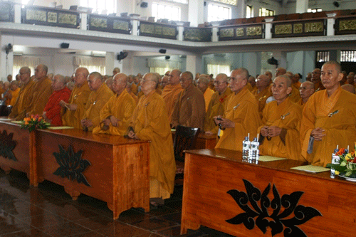 Trung ương Giáo hội - Thành hội PG TP.HCM tổ chức lễ húy nhật cố Đại lão HT. Thích Thiện Hào và tưởng niệm chư vị tiền bối hữu công ảnh 1 tuongniem-3.gif