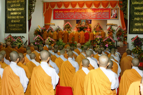 Trung ương Giáo hội - Thành hội PG TP.HCM tổ chức lễ húy nhật cố Đại lão HT. Thích Thiện Hào và tưởng niệm chư vị tiền bối hữu công ảnh 7 tuongniem-9.gif