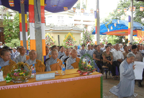 Quảng Ngãi: Lễ đặt đá trùng tu chùa Bảo Quang,huyện Mộ Đức ảnh 2 baotri-2.gif