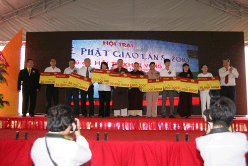 Bà Rịa Vũng Tàu: Kỷ niệm 10 năm ngày thành lập tập đoàn Hoa Sen ảnh 2 hoasen-2.gif