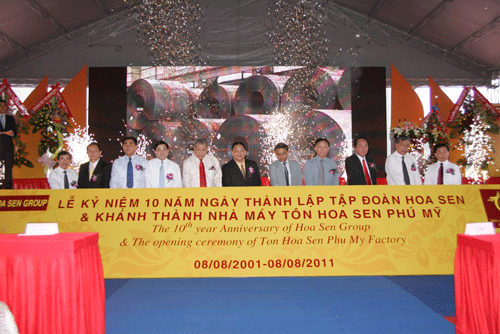 Bà Rịa Vũng Tàu: Kỷ niệm 10 năm ngày thành lập tập đoàn Hoa Sen ảnh 3 hoasen-3.gif