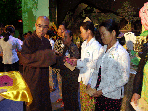 Đà Nẵng: Tôn vinh Mẹ với chủ đề “Đôi gánh sờn vai” ảnh 1 demvualan-4.gif