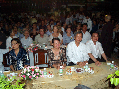 Đà Nẵng: Tôn vinh Mẹ với chủ đề “Đôi gánh sờn vai” ảnh 10 demvulan-12.gif