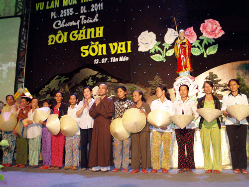 Đà Nẵng: Tôn vinh Mẹ với chủ đề “Đôi gánh sờn vai” ảnh 2 demvulan-5.gif