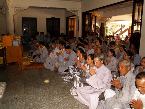 Đà Nẵng: Tổng mãn hạ, tự tứ và dâng y tại Chùa Phổ Đà- Chùa Pháp Lâm- Bảo Quang Ni Tự ảnh 11 tutu-17.gif