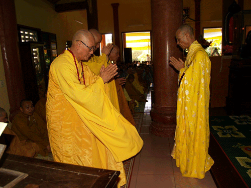 Đà Nẵng: Tổng mãn hạ, tự tứ và dâng y tại Chùa Phổ Đà- Chùa Pháp Lâm- Bảo Quang Ni Tự ảnh 3 tutu-7.gif
