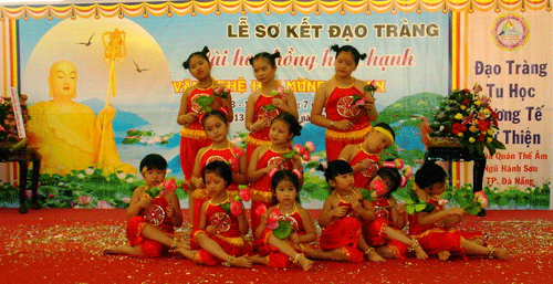 Đà Nẵng: Chùa Quan Âm - Ngũ Hành Sơn phát thưởng cho học sinh Phật tử hiếu học ảnh 6 bonghong-7.gif