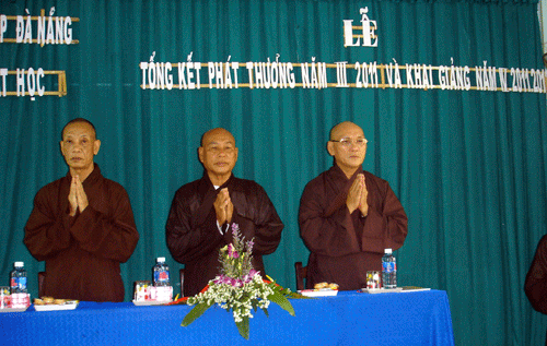 Đà Nẵng: Trường Trung cấp Phật học tổng kết phát thưởng & khai giảng năm học mới ảnh 1 coban-1.gif