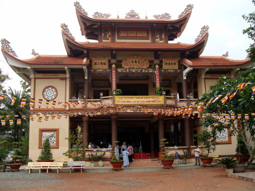 Long An: Trường Trung cấp Phật học tỉnh tổ chức lễ tốt nghiệp  khóa IV & khai giảng khóa V ảnh 1 long-an-3.gif