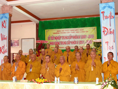 Long An: Trường Trung cấp Phật học tỉnh tổ chức lễ tốt nghiệp  khóa IV & khai giảng khóa V ảnh 2 longan-1.gif