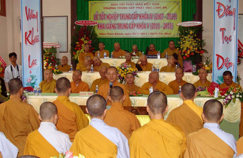 Long An: Trường Trung cấp Phật học tỉnh tổ chức lễ tốt nghiệp  khóa IV & khai giảng khóa V ảnh 16 longan-20.gif