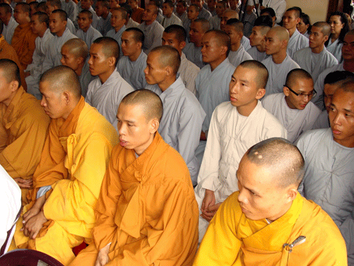 Long An: Trường Trung cấp Phật học tỉnh tổ chức lễ tốt nghiệp  khóa IV & khai giảng khóa V ảnh 4 longan-6.gif