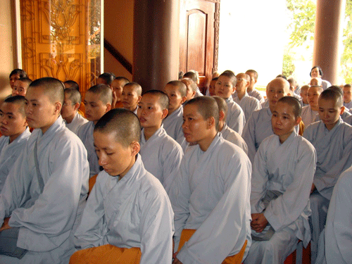 Long An: Trường Trung cấp Phật học tỉnh tổ chức lễ tốt nghiệp  khóa IV & khai giảng khóa V ảnh 5 longan-7.gif