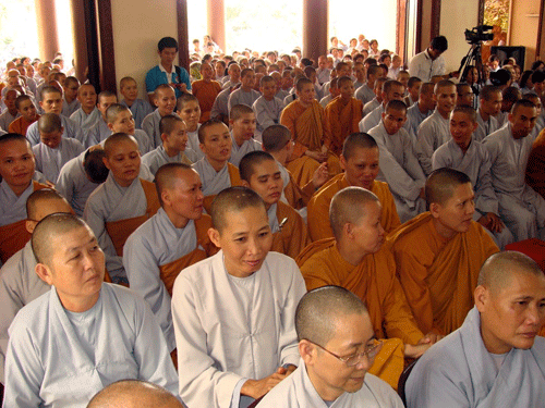 Long An: Trường Trung cấp Phật học tỉnh tổ chức lễ tốt nghiệp  khóa IV & khai giảng khóa V ảnh 6 longan-9.gif