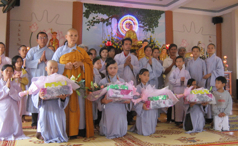 Chuyện về người mẹ nuôi 100 cô nhi ảnh 1