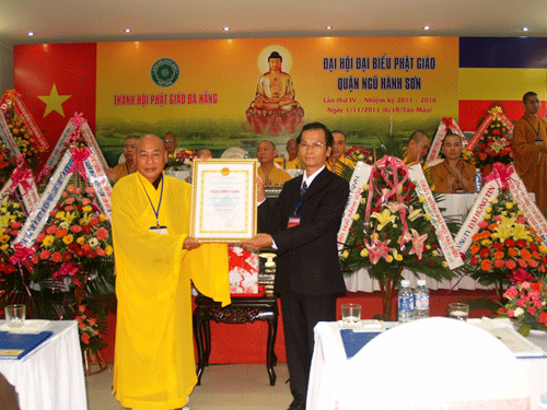 Đà Nẵng: Đại hội Đại biểu Phật giáo quận Ngũ Hành Sơn nhiệm kỳ IV (2011-2016) ảnh 9 daihoi-5.gif