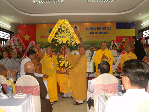 Đà Nẵng: Đại hội Đại biểu Phật giáo quận Ngũ Hành Sơn nhiệm kỳ IV (2011-2016) ảnh 6 nghanhson-7.gif