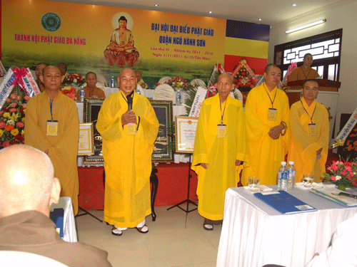 Đà Nẵng: Đại hội Đại biểu Phật giáo quận Ngũ Hành Sơn nhiệm kỳ IV (2011-2016) ảnh 5 nguhanhson-6.gif