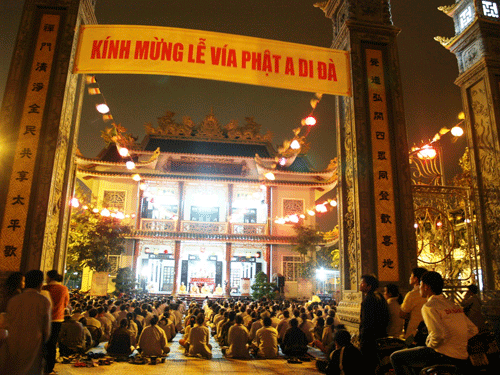 Đà Nẵng: Chùa Bà Đa tổ chức đêm hội Hoa đăng kỷ niệm Khánh đản Đức Phật A Di Đà ảnh 2 bada-2.gif