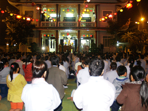 Đà Nẵng: Chùa Bà Đa tổ chức đêm hội Hoa đăng kỷ niệm Khánh đản Đức Phật A Di Đà ảnh 3 bada-3.gif