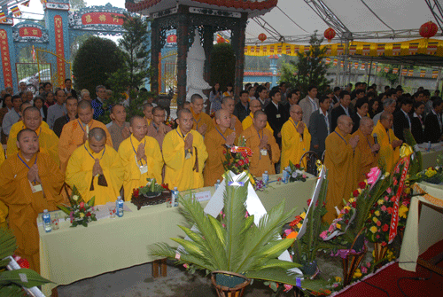 Quảng Nam: Đại hội đại biểu Phật giáo TP.Tam Kỳ lần thứ VI (2011-2016) ảnh 1 daihoi-1.gif