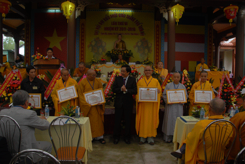 Quảng Nam: Đại hội đại biểu Phật giáo TP.Tam Kỳ lần thứ VI (2011-2016) ảnh 2 daihoi-2.gif