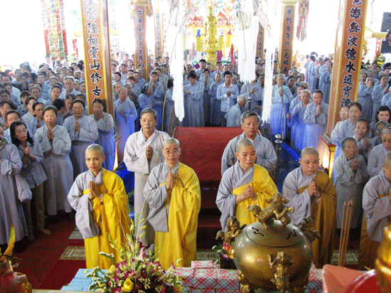Lễ huý nhật Ni Sư TN.Diệu Hiền ảnh 2 gionisu-1.gif