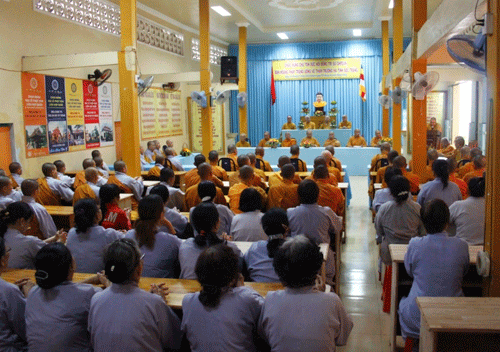 Đoàn Ban Hoằng Pháp TƯ GH thăm các trường hạ Miền Tây Nam Bộ ảnh 3 chuyendi-3-a.gif