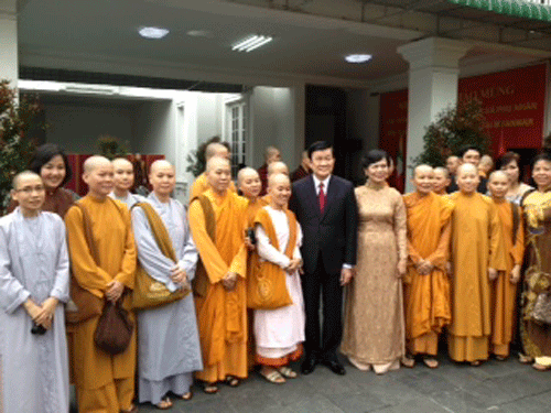 Chủ tịch nước Trương Tấn Sang thăm Đại sứ quán và Tăng Ni Việt Nam tại Manmar ảnh 1 truongtan-sang.gif