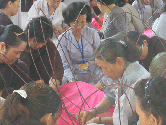 Chùa Bửu Thọ chuẩn bị Phật đản PL.2557-2013 ảnh 2 buutho-4_gif.gif