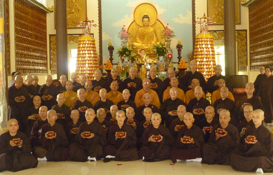 Chùa Bửu Thọ tổ chức khóa tu “Xuất gia gieo duyên” ảnh 15 xuatgia-13.gif