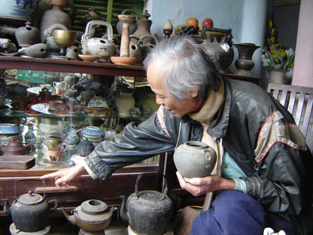 Nhà nghiên cứu Hồ Tấn Phan qua đời ảnh 1 gom-4.gif