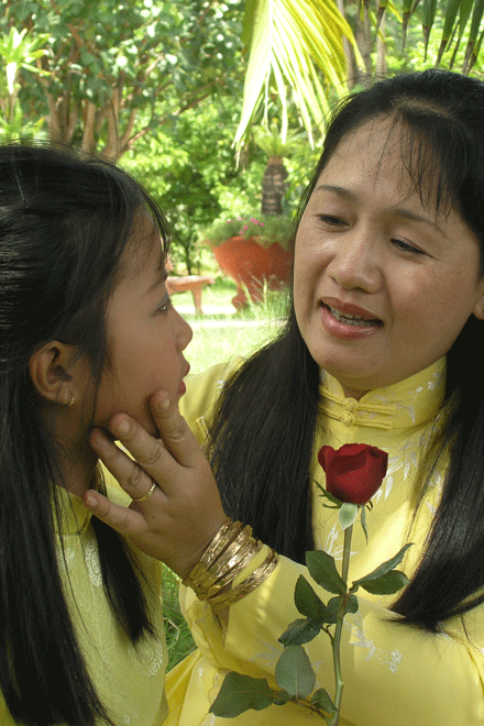 Gương mặt người Mẹ - Hành trình tìm về bản thể trong thơ thiền thời Trần