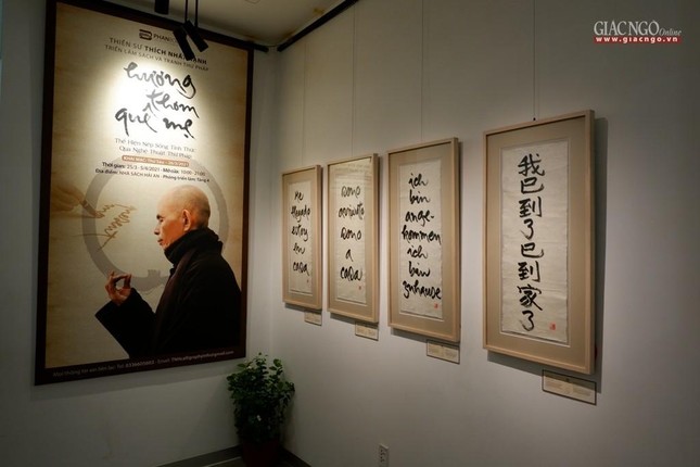 Khai mạc triển lãm sách và thư pháp của Thiền sư Thích Nhất Hạnh ảnh 11