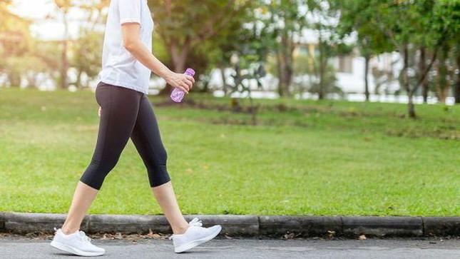 Cần đi bộ bao nhiêu mỗi ngày để tăng cường sức khỏe tim mạch? ảnh 1