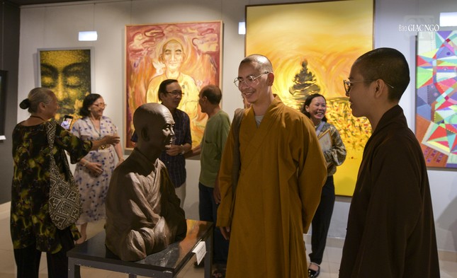 Khai mạc triển lãm “Phật giáo với hòa bình” tại Hội Mỹ thuật TP.HCM ảnh 5