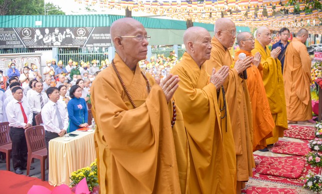 TP.HCM: Đại lễ Phật đản Phật lịch 2567 của Phật giáo Q.Phú Nhuận tại Quan Âm tu viện  ảnh 8