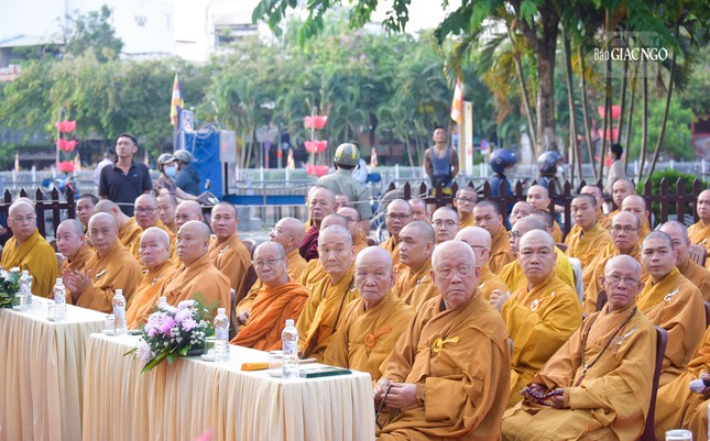 TP.HCM: Đại lễ Phật đản Phật lịch 2567 của Phật giáo Q.Phú Nhuận tại Quan Âm tu viện  ảnh 1