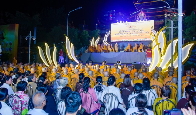 Tăng Ni, Phật tử tham dự lễ khai mạc triển lãm &quot;Tổ sư Minh Đăng Quang: Khởi nguyên và sự truyền thừa&quot; tối 4-11 ảnh 20