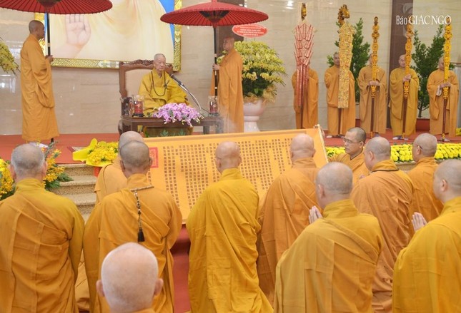 Tăng Ni, Phật tử TP.HCM cung đón Đức Pháp chủ GHPGVN ảnh 17
