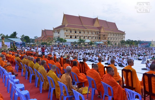 Đức Pháp chủ GHPGVN quang lâm Học viện Phật giáo Nam tông Khmer tại TP.Cần Thơ ảnh 38