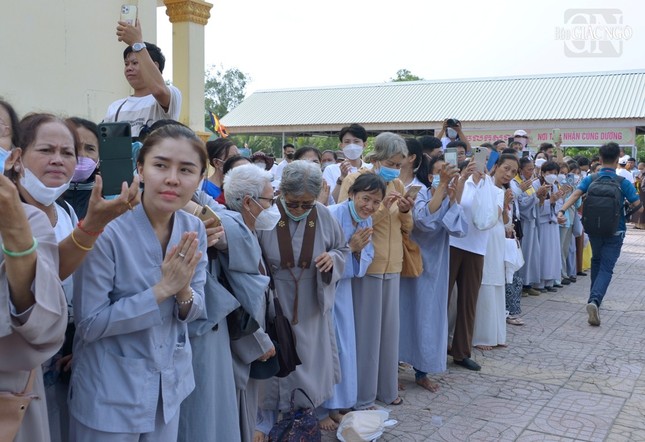 Đức Pháp chủ GHPGVN quang lâm Học viện Phật giáo Nam tông Khmer tại TP.Cần Thơ ảnh 10