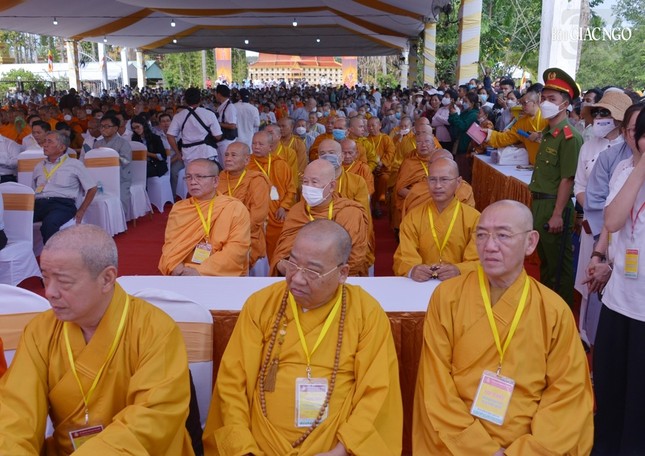 Đức Pháp chủ GHPGVN quang lâm Học viện Phật giáo Nam tông Khmer tại TP.Cần Thơ ảnh 7